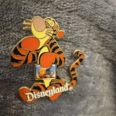 Disney Official Pin Trading 2002 Tigger Single Pin Disney Franchise Collectible