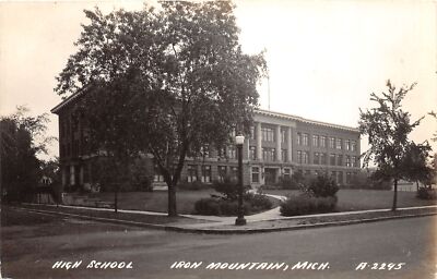 J47/ Iron Mountain Michigan RPPC Postcard c1940 High School Building 203