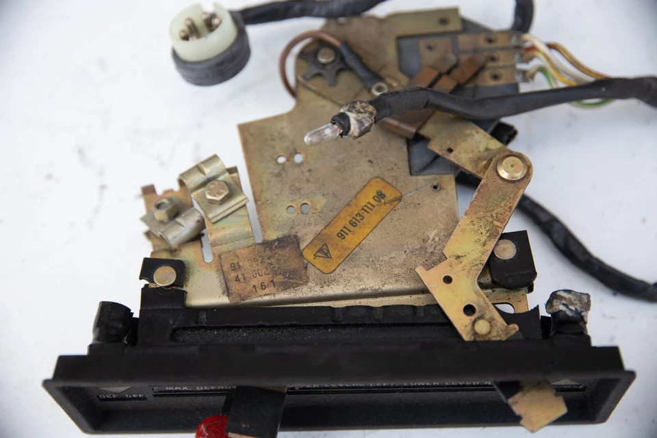 Блок управления размораживанием вентилятора ОВК 1974-86 Porsche 911 - Изображение 2 из 2