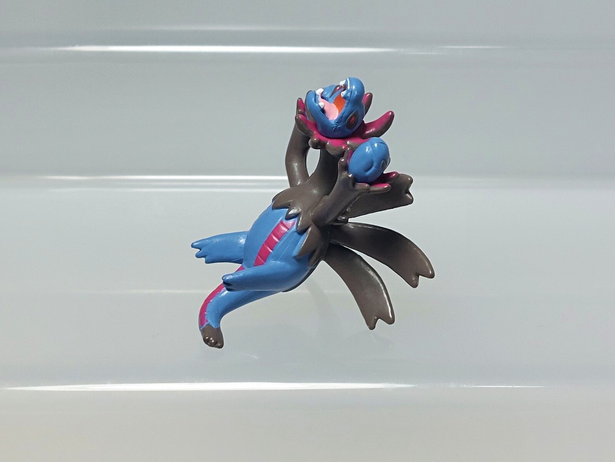 Hydreigon Sazandora Pokemon Clipping Figure Collection Bandai 2012