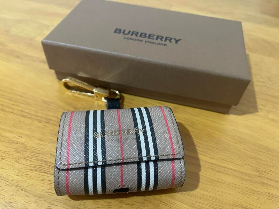 Burberry Airpods Pro Case Luxury Accessory Stylish Burberry Airpods Pro Case Luxury Accessory Stylish