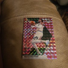 2019-20 Mosaic Basketball Wesley Matthews Milwaukee Bucks Pink Camo Prizm #115