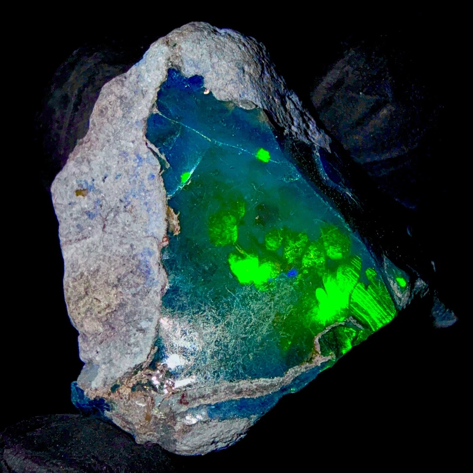 Fire Opal raw, Natural opal gemstone rough, Ethiopian Black opal 23 Ct 27x25 mm - Image 2 of 4