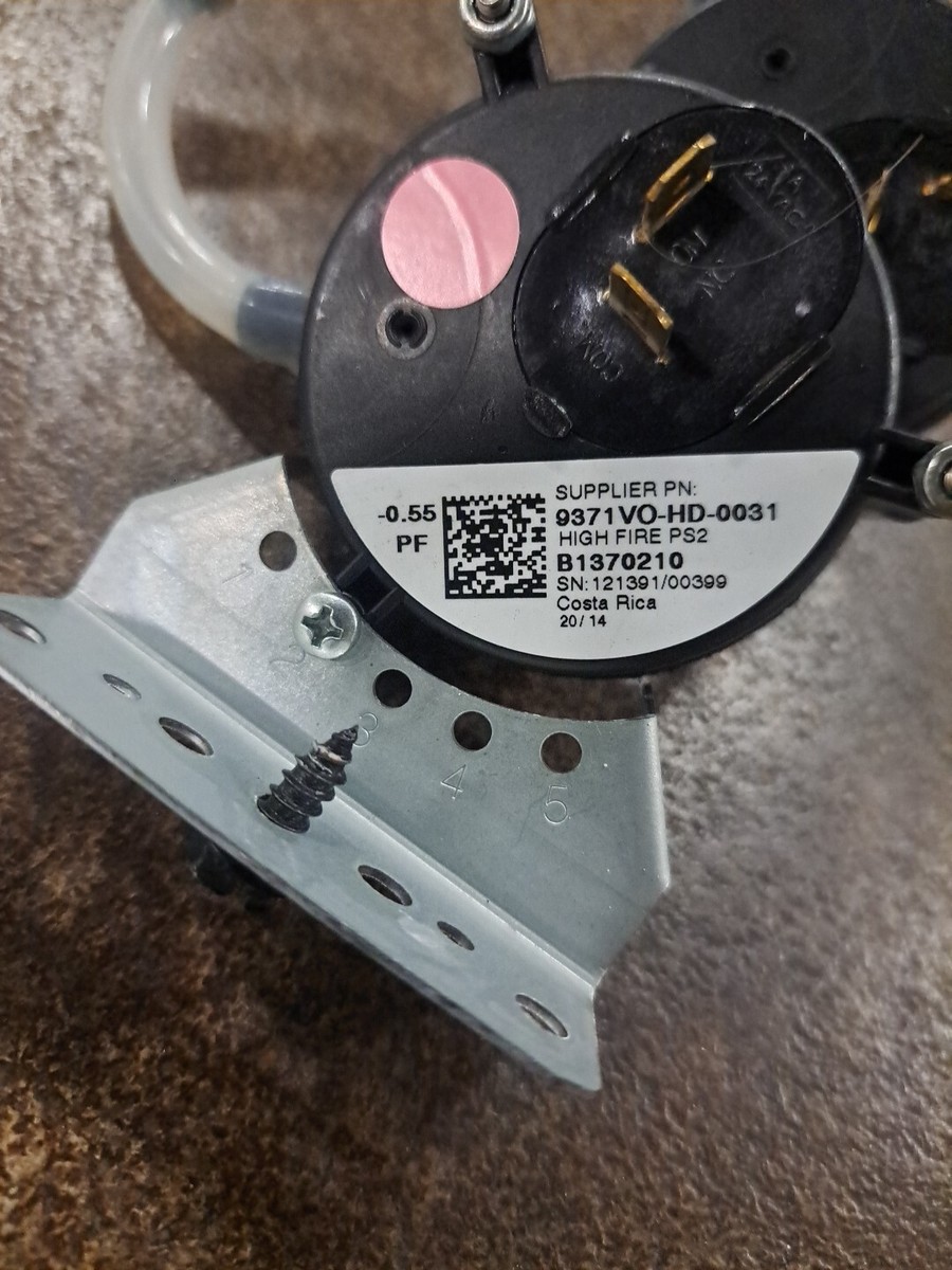 B1370210 / B13702-10 Goodman OEM Janitrol Furnace Air Pressure