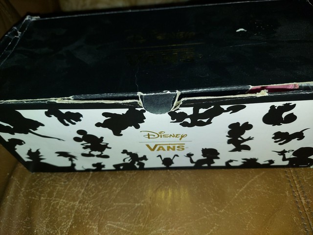 minnie mouse slides vans