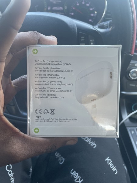 Apple AirPods Pro (2da Gen) Audífonos Bluetooth Inalámbricos, Estuche USB-C 2