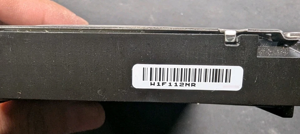 Disco duro Sata Seagate ST3000DM001 9YN166-568 CC96 TK Tailandia (Z1F) 3 TB 3,5" 08/2011 Foto 4 de 4