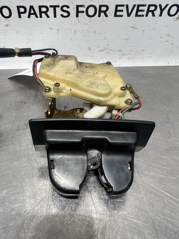 Actuador de liberación de bloqueo de tapa de cierre de maletero Acura CL 1997-1999 OEM Foto 2 de 4