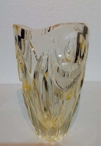 ART DECO VASELINE GLASS. HIGH QUALITY CUT GLASS ART VASE. UNUSUAL AND RARE - Picture 2 of 11