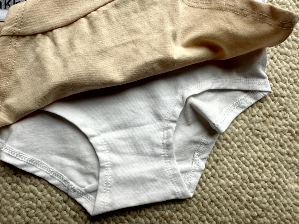 NWT CALVIN KLEIN Hipster Girls Panties/Underwear Sz XL 14-16 - Image 2 of 3