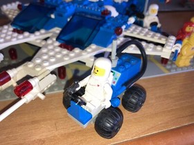 Lego 6980 Space Classic Galaxy Commander Vintage Space Spaceship Minifig Base