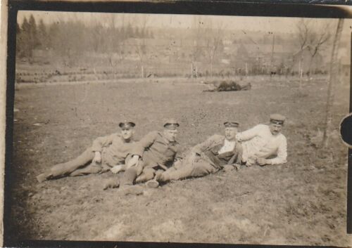 Foto Faule Zeit bei Anvilles 4.1917 WK.1 Frontfoto 1.Garde Feld-Artillerie - Picture 1 of 3