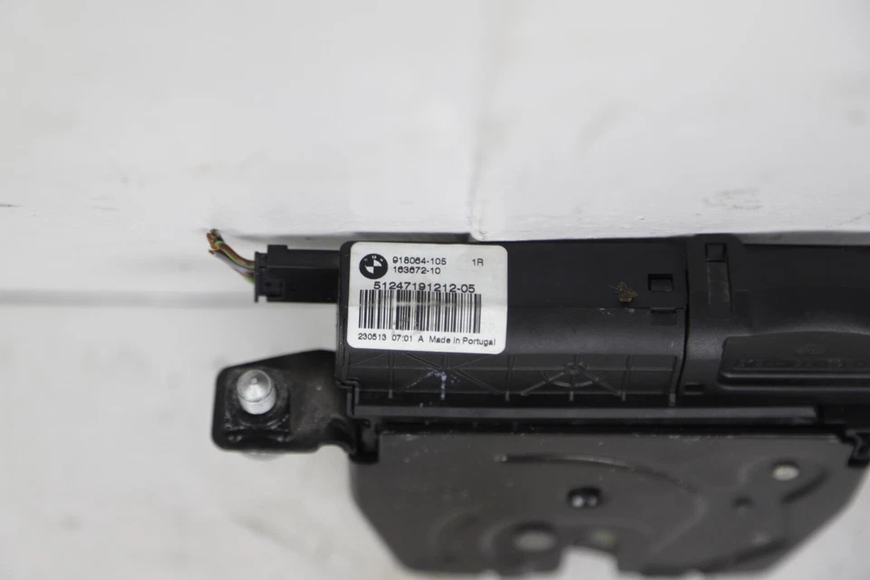 Actuador de bloqueo de maletero trasero BMW OEM 2012-2016 F30 F36 F10 F06 F13 ajuste directo Foto 2 de 4