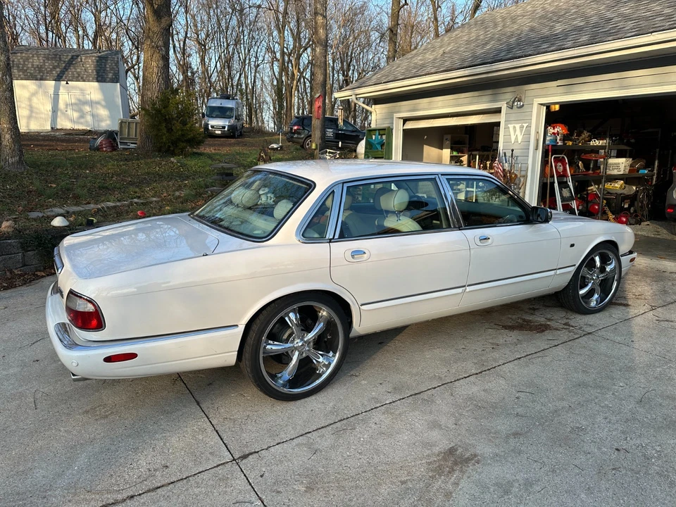 2003 Jaguar XJ8  - Изображение 4 из 4