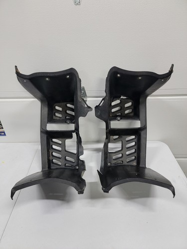 02-14 SUZUKI OZARK 250 OEM LEFT RIGHT FOOT REST PEG STEP FOOTWELLS FLOOR BOARD