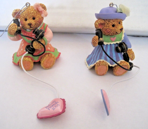 CARLTON CARDS Heirloom - Friends Forever Bear Magnetic Christmas Ornament 2003