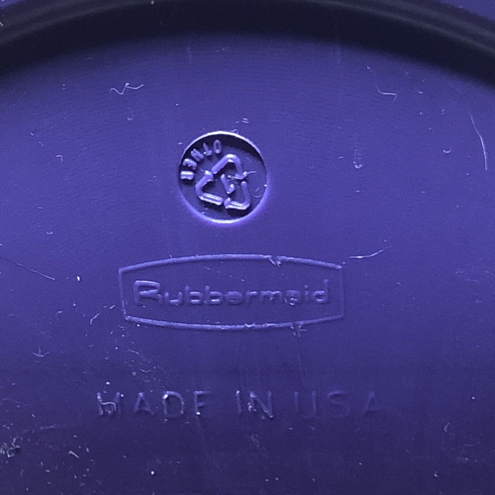 Genuine Rubbermaid Plastic 1 Gallon Outdoor Water Jug Cooler *RARE PURPLE* 156A