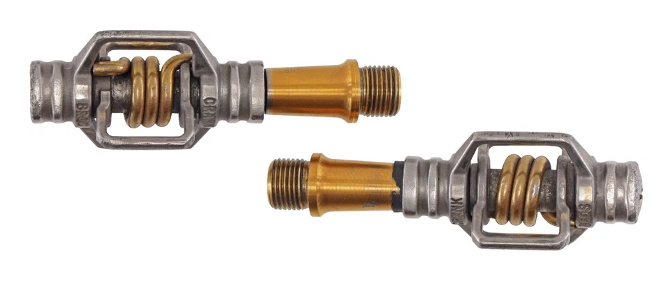 Pedales de bicicleta de montaña crankbrothers Eggbeater 4Ti sin clip DORADO grava MTB 2 pernos Foto 3 de 4