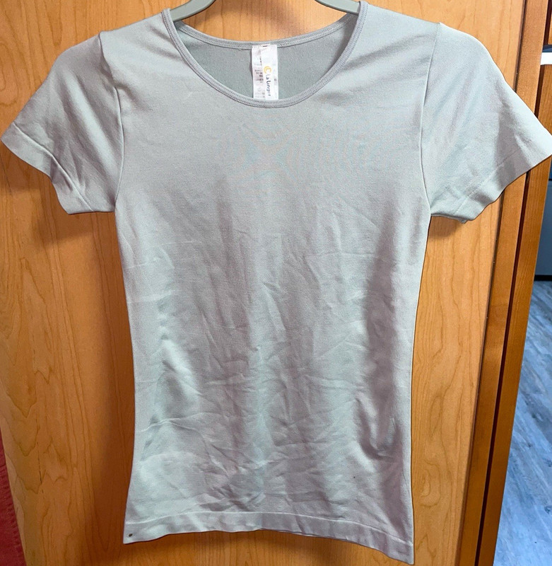 La Linger Women's Gray Solid Scoop Neck Short Sleeve T-Shirt One Size