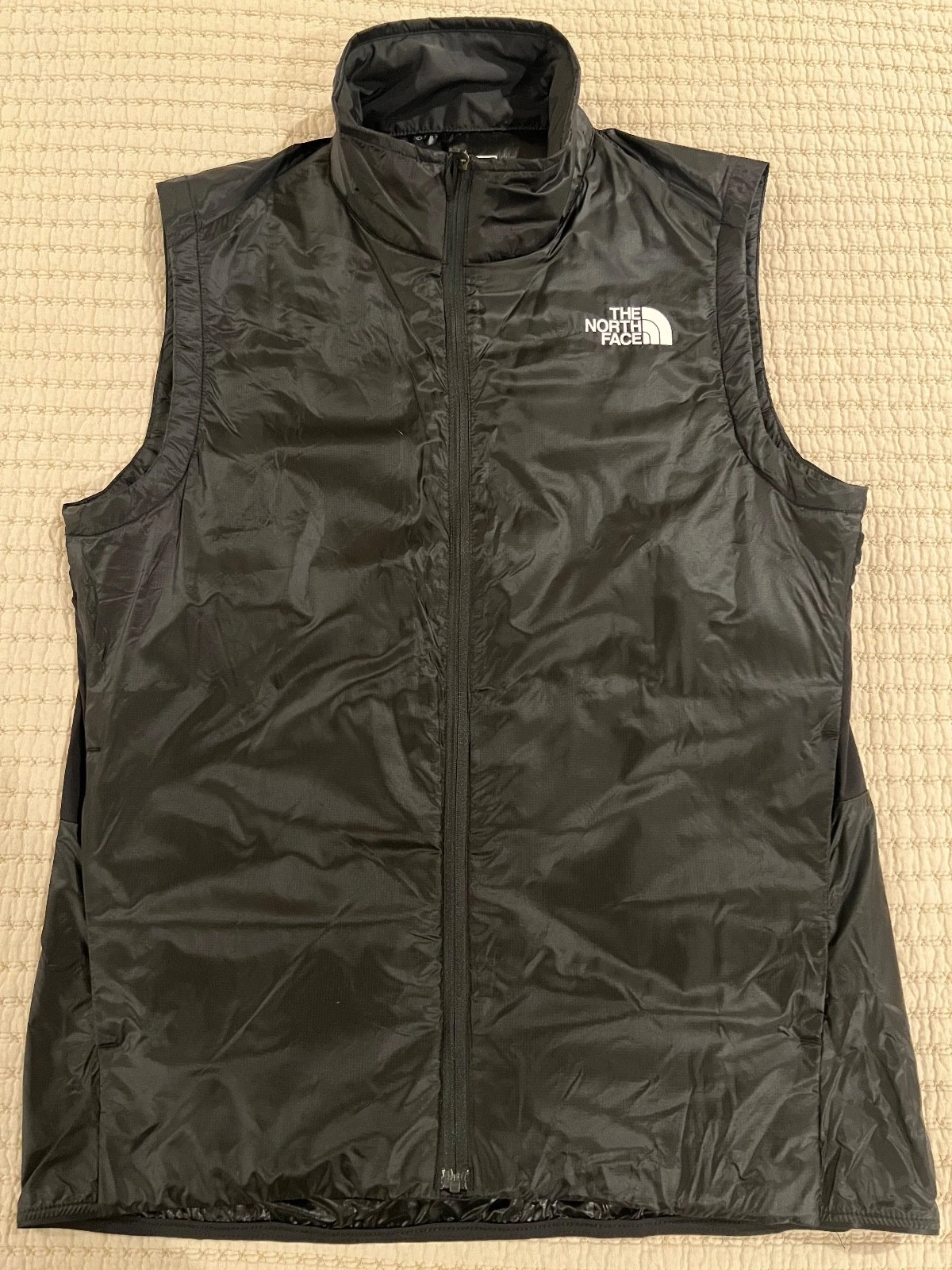 Men's North Face Light Weight Vest Black Small Heat Seeker Fast Dry NWT