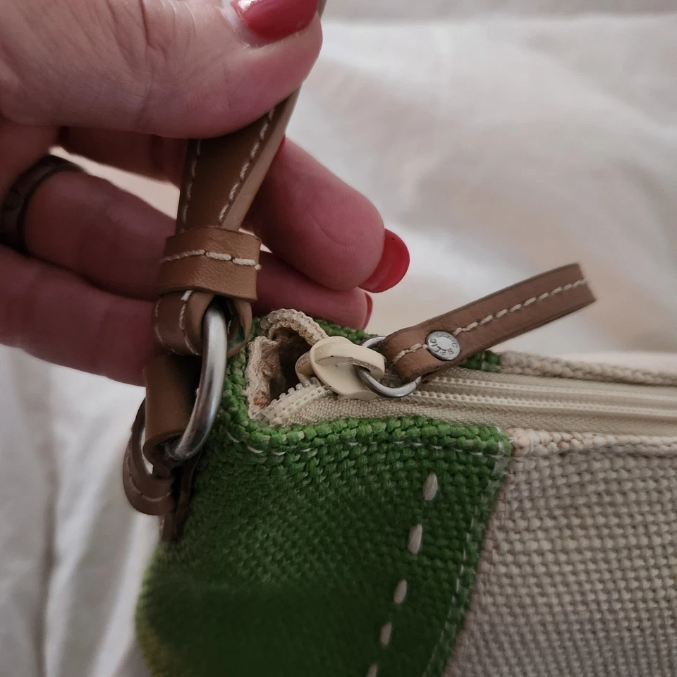 Bolso de mano Relic ligero de cuero de paja Foto 3 de 4