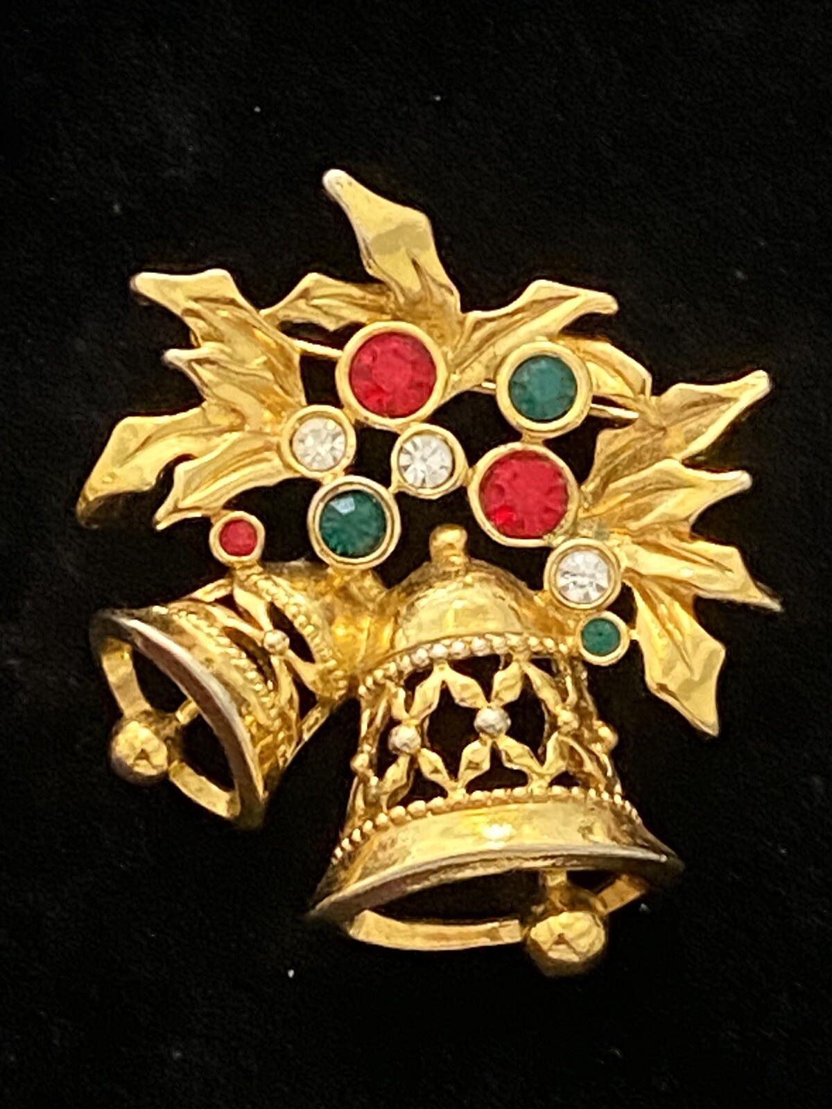 Avon Christmas Rhinestone Red Green Brooch Pin Gold Tone Bells With Holly