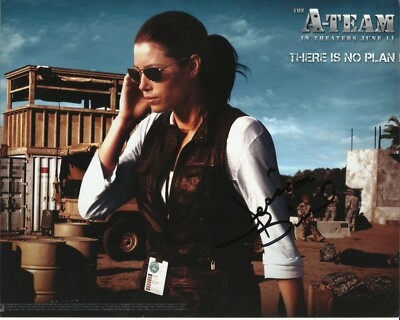 JESSICA BIEL SIGNED A - TEAM PHOTO 