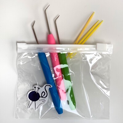 KnitUK Strickhaken 3er Set. Blaue, rosa und grüne Plektren + 3 Wollnadeln