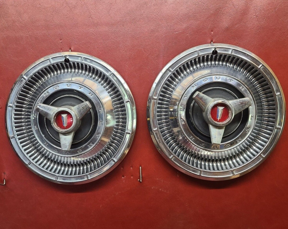 1966 Plymouth Belvedere Satellite Hubcap 14