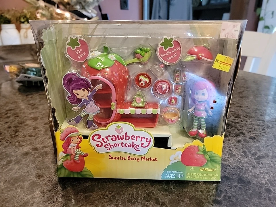 2009 Sunrise Berry Market Juego Fresa Pastel Mini Muñeca NUEVO Foto 2 de 4