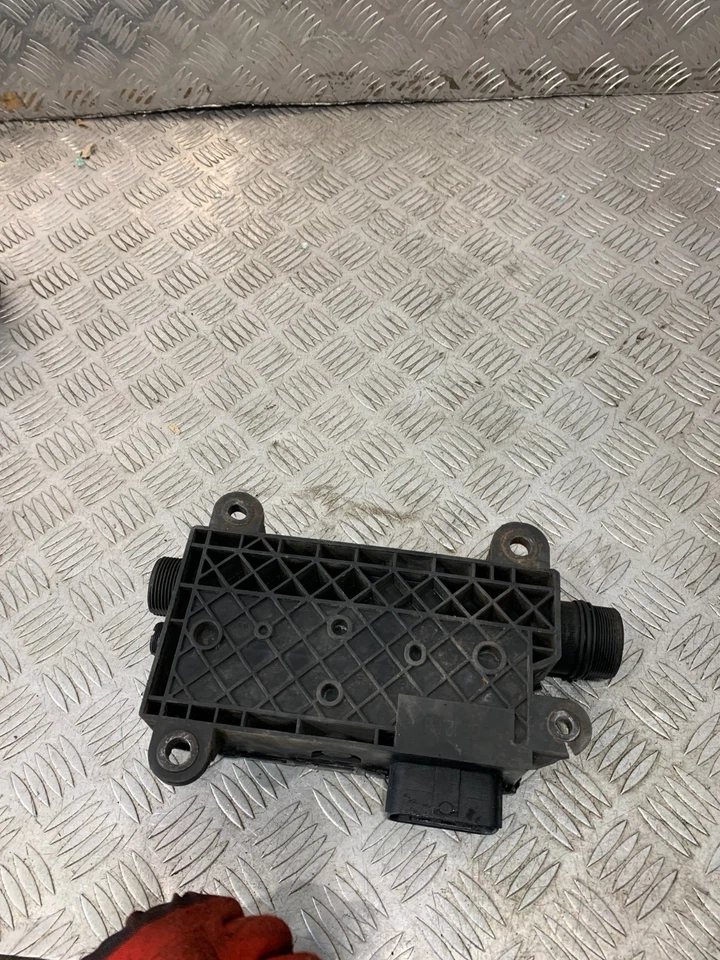 MODULO FRENO A MANO ELETTRICO TOYOTA AVENSIS 2009 46300-05010 #2 - Immagine 4 di 4