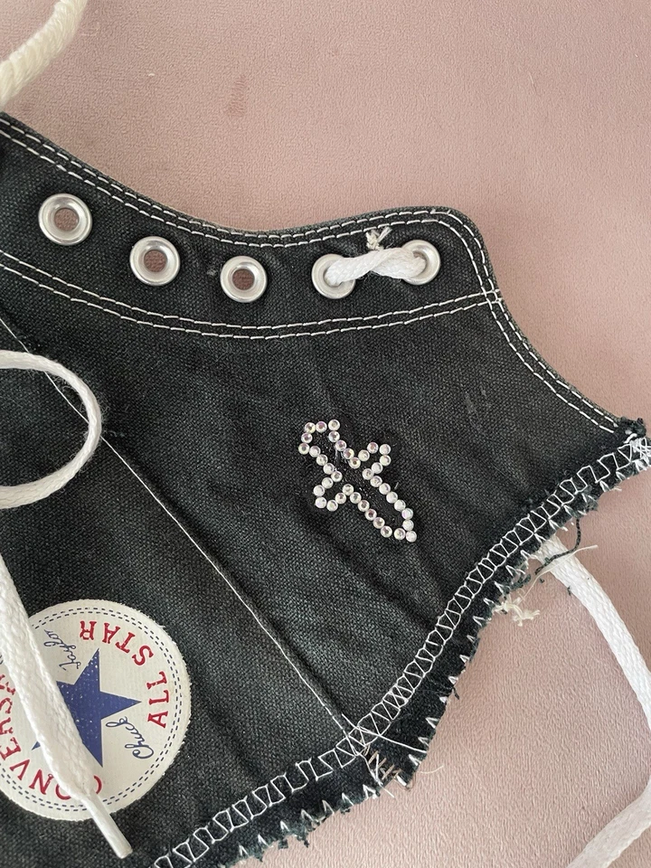 Top corsé Converse reciclado - hecho a mano, con cordones, estilo Y2K Foto 3 de 4