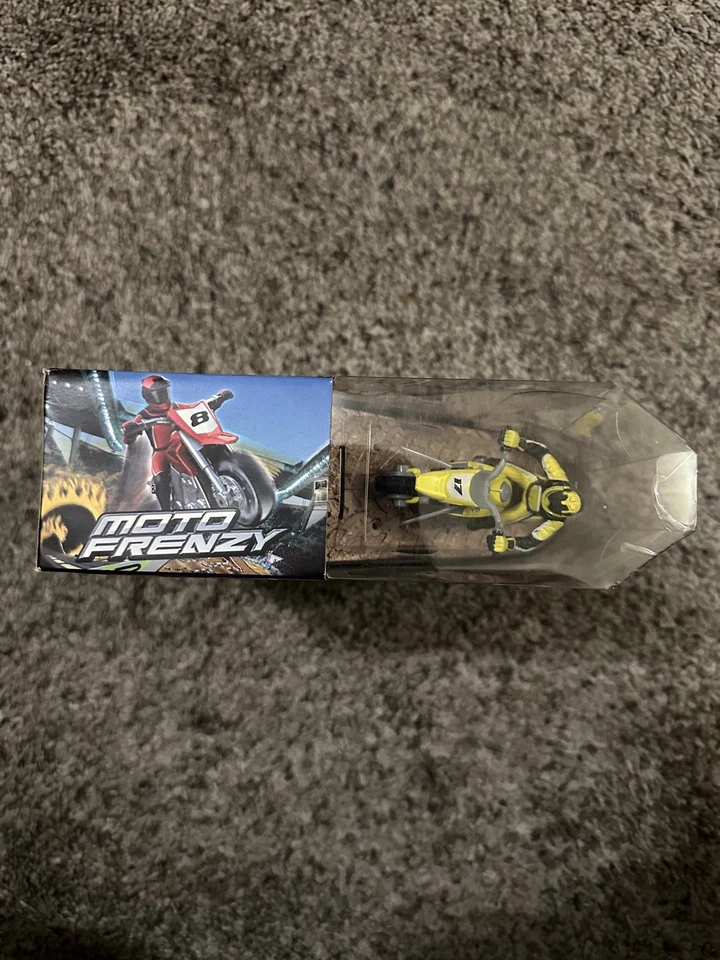 Air Hogs Radio Remote Control RC Moto Frenzy Yellow Motorcycle 2010 SPIN MASTER - Image 3 of 3