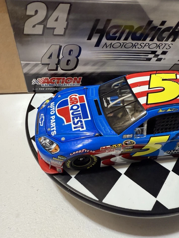 Mark Martin #5 Carquest Honoring Our Soldiers 2010 1/24 Nascar Diecast - Image 4 of 4
