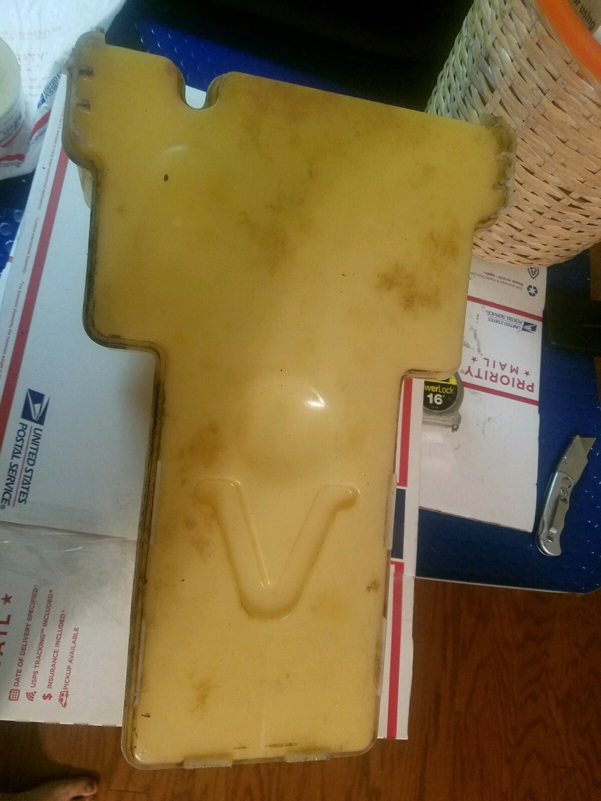 John Deere Fuel Tank GY20705 from L100 L110 L120 L130 LA100 LA125 LA135