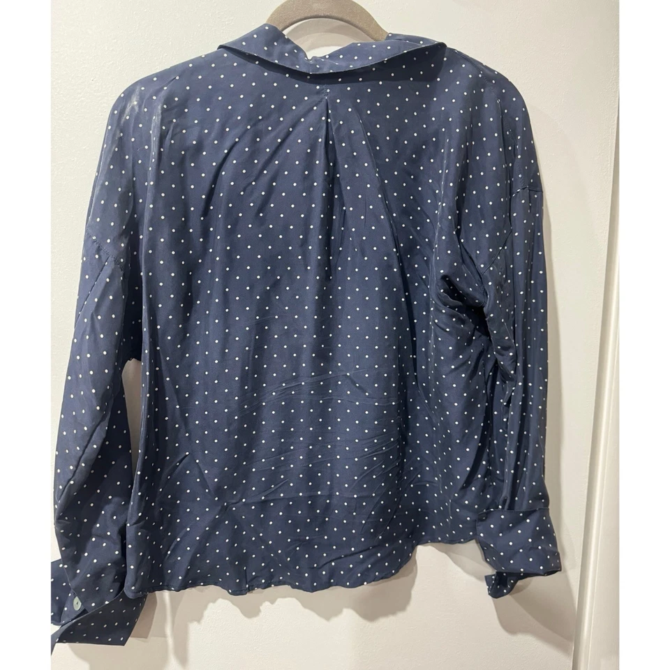Blusa corta Free People 100% seda con botones manga larga talla S Foto 4 de 4