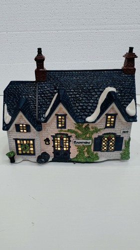 Dept 56 Dickens Village Series Oliver Twist “Brownlow House” 55530 Excellent !