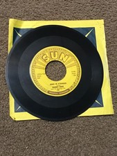 Johnny Cash ~ Come In Stranger/ Guess Things Happen That Way ~ Sun 45 RPM Record