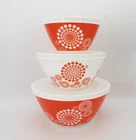 Pyrex Vintage Charm Tickled Pink 3-Piece Mixing Nesting Bowl Set with Lids