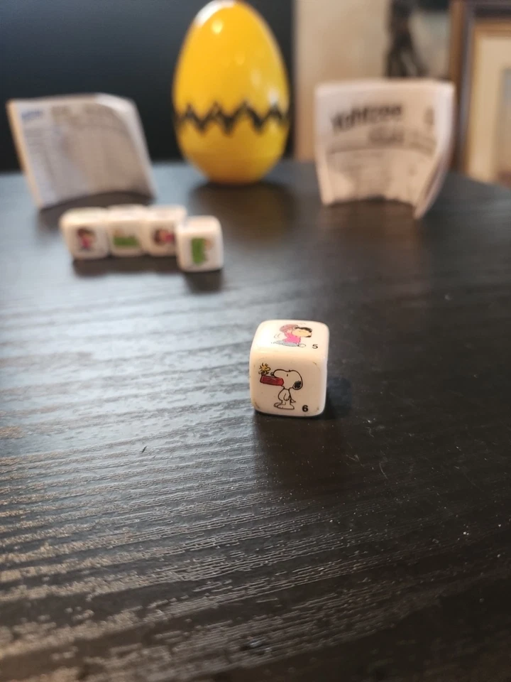 2010 Peanuts 60th Anniversary Yahtzee Collectors Edition Hasbro - Image 3 of 4