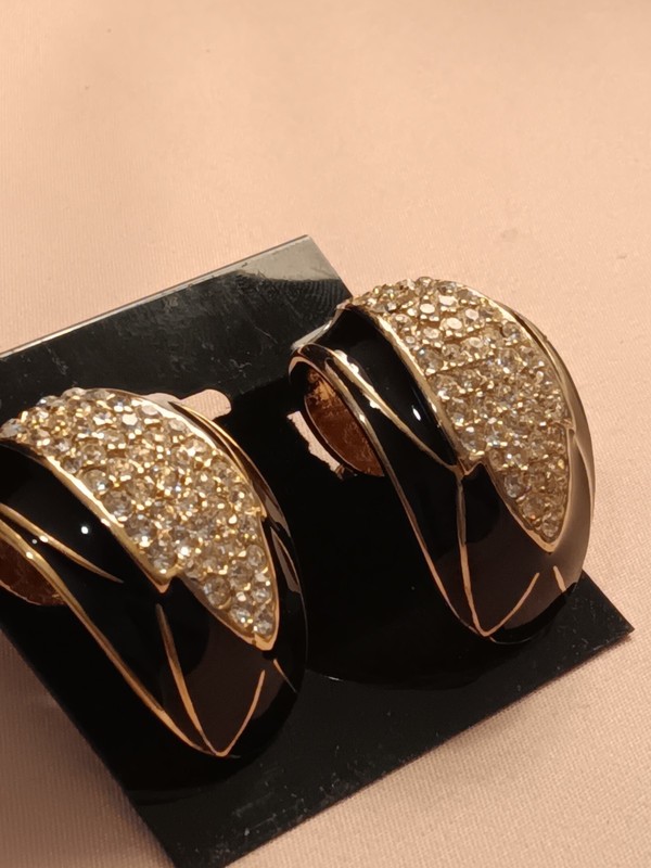 ELEGANT CINER GOLD PLATED PAVE CRYSTAL RHINESTONE BLACK ENAMEL CLIP EARRINGS