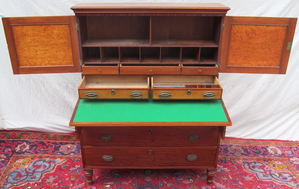 ANTIGUO ESCRITORIO DE SECRETARIA DE NUEVO HAMPSHIRE DE ARCE Y CAOBA OJO DE PÁJARO DEL PERÍODO FEDERAL Foto 4 de 4