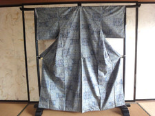 Japanese Vintage Ohshima Tsumugi Pongee Kimono