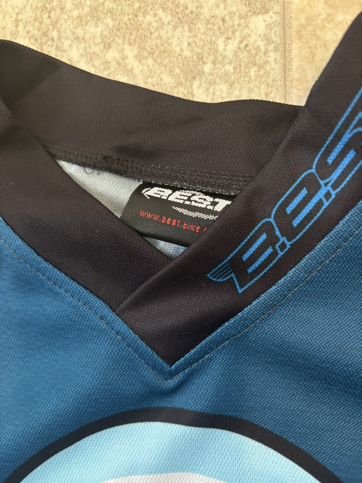 CBS The Amazing Race Cycling Style Shirt XL