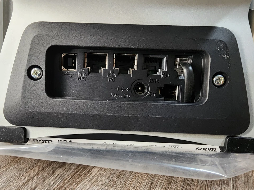 SNOM 821 VoIP Wireless Phone 12-Line LCD Gigabit No power Adapter - Image 3 of 4