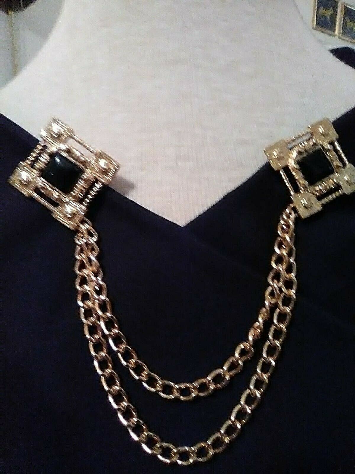 Picture 2 of 3