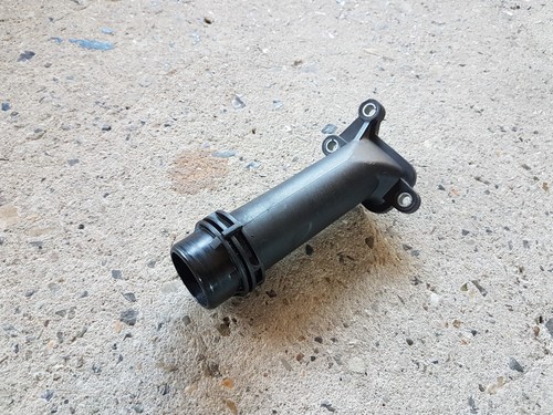 BMW 1er F20 F21 3er F30 F31 F34 N47N Anschlussstutzen Zylinderkopf 7810707