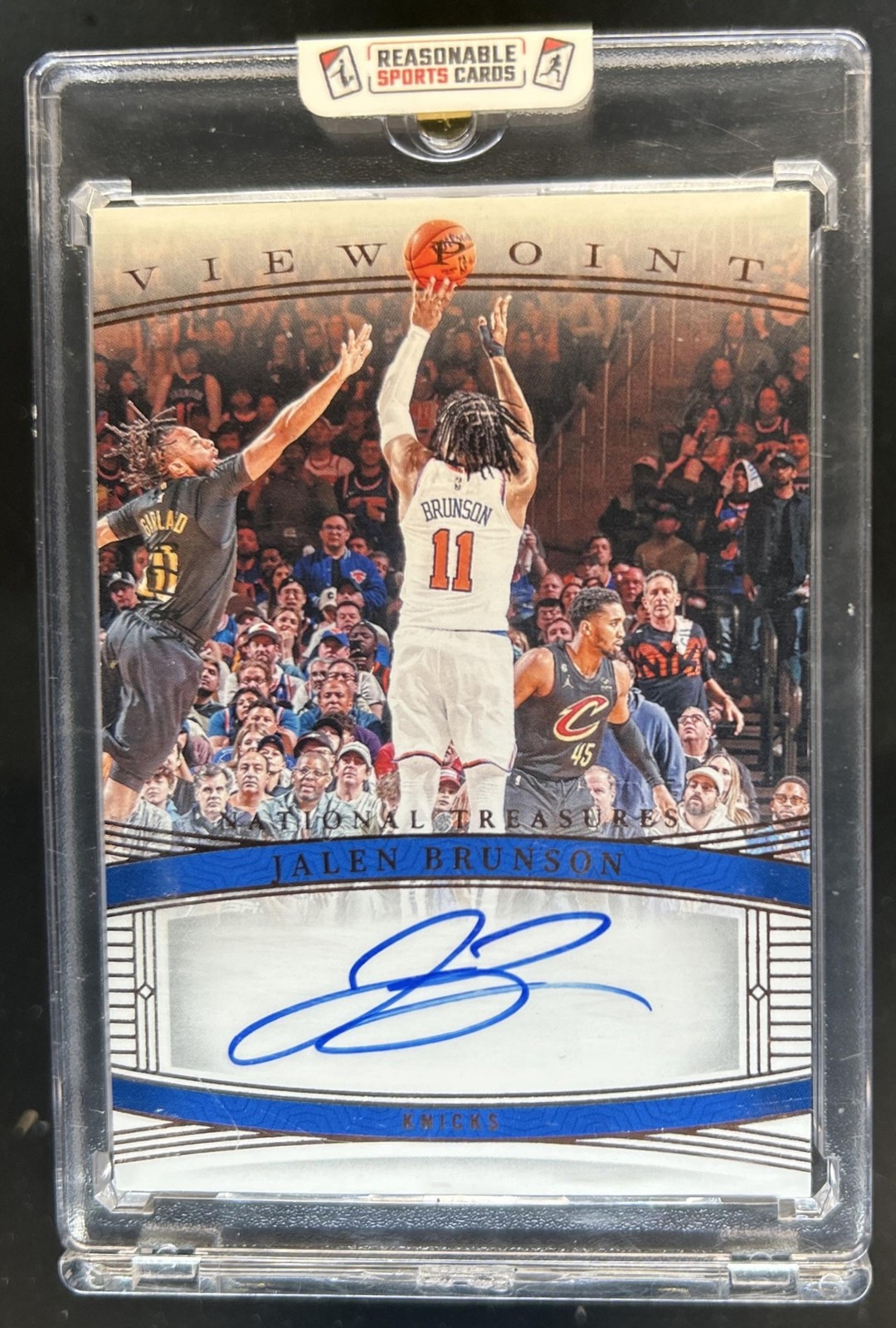 2023-24 National Treasures Jalen Brunson Viewpoint International Auto #/25