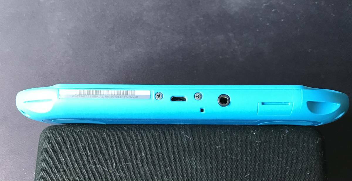 PlayStation Vita Wi-Fi Model PCH-2000 ZA23 Aqua Blue Japan