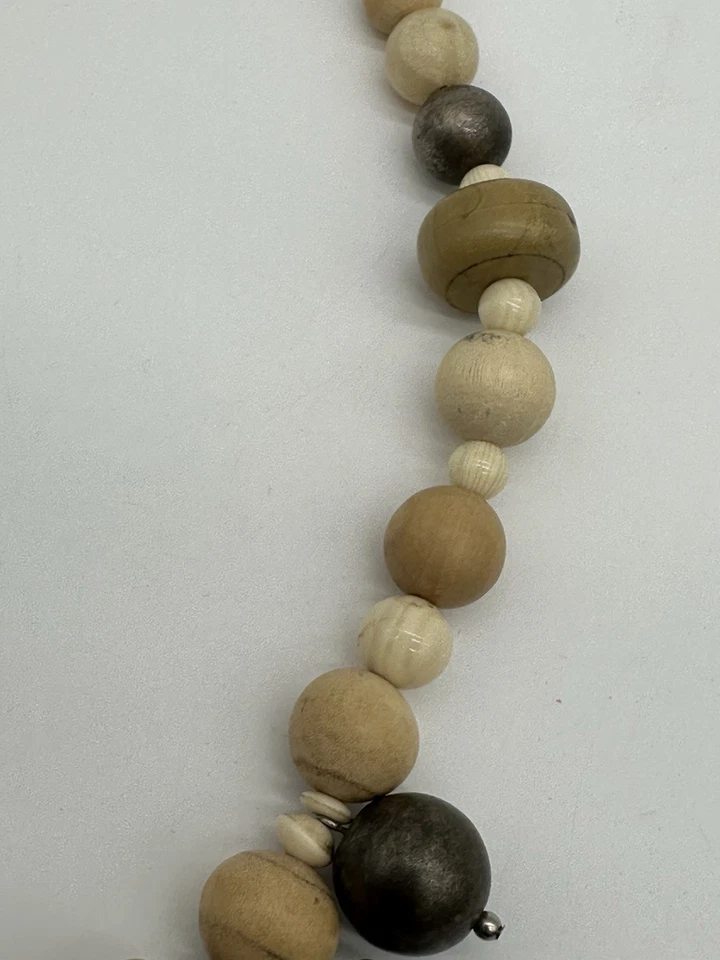 Collar De Colección Les Bernard Elefante León Crema y Oro Grueso Tono Plata Cuentas Foto 4 de 4